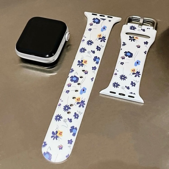 SOLD NEW WATCH BAND WHITE FLORAL PRINT SIZE 48 x 40Mm NEVER USED - Picture 4 of 7